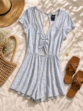 NWT Hollister Blue Paisley Cutout Romper Size XL Long